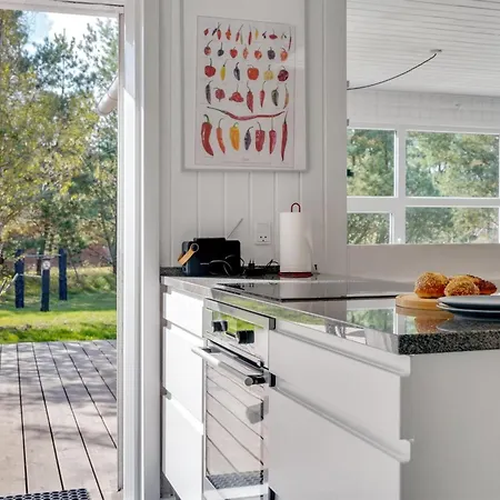 Tora - 3km From The Sea By Interhome