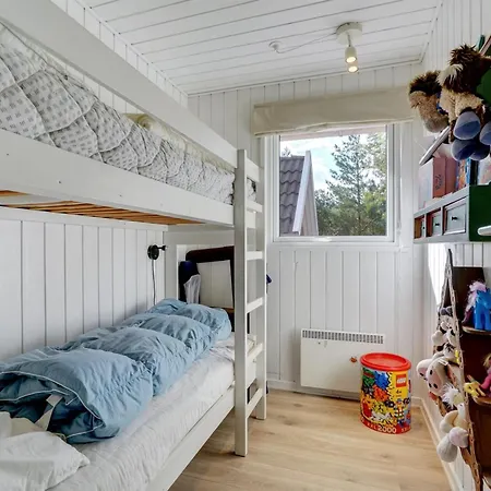 Tora - 3km From The Sea By Interhome