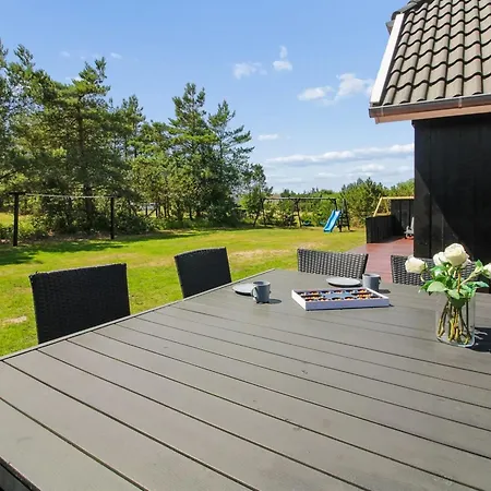 Tora - 3km From The Sea By Interhome