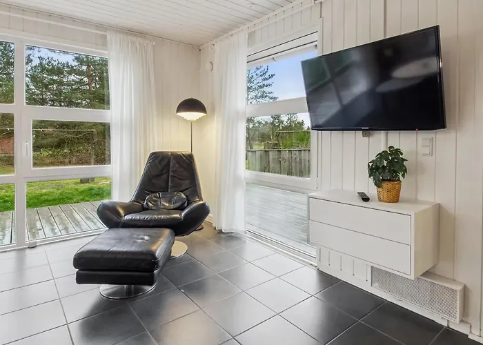 Tora - 3km From The Sea By Interhome Nyaraló