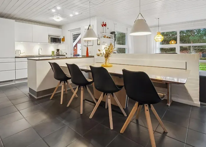 Tora - 3km From The Sea By Interhome *