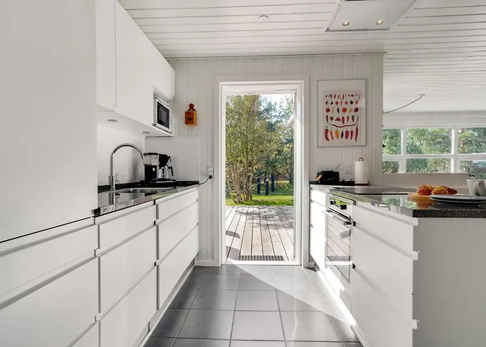 Tora - 3km From The Sea By Interhome