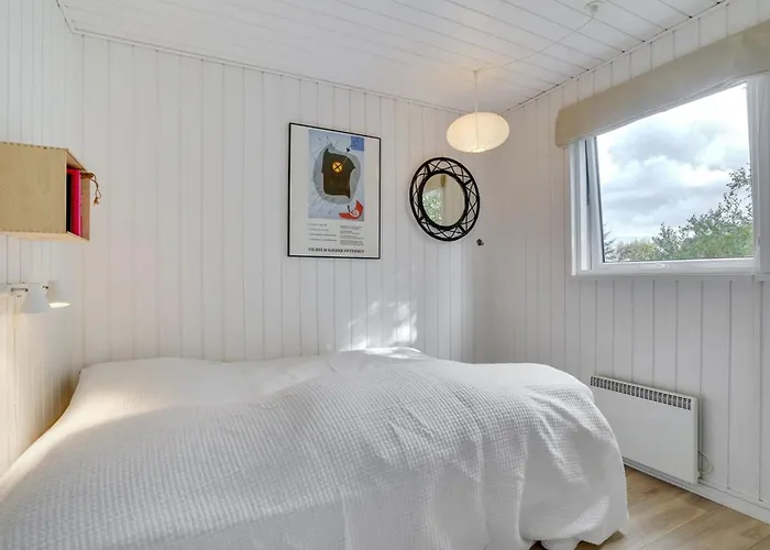 Tora - 3km From The Sea By Interhome